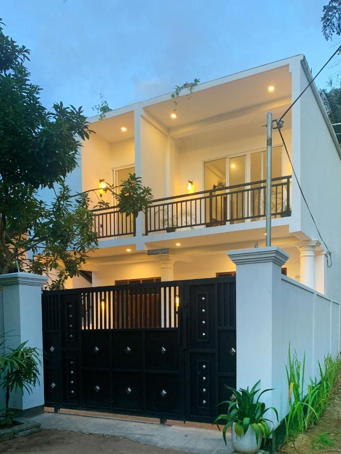 Hotel Golden Wave Ahangama Exterior foto